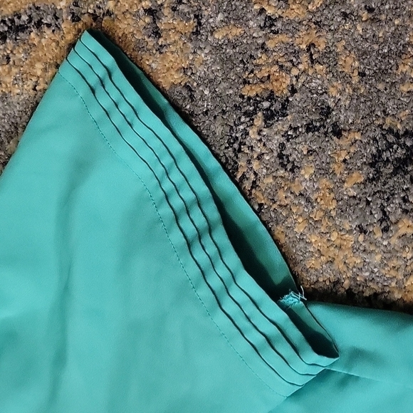 80's Green Scarf Tie Blouse - Picture 6 of 11